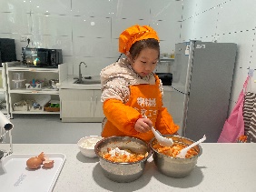 20250109【生活燕幼&middot;园区动态】温馨萌趣，生日悦享——十二月“小桃子”集体生日会_html_m6746b181.jpg