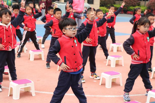20210416新城早操_html_m63f2c14.jpg