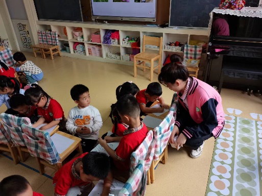 20220930【教研组活动】新城园区：“魅力诗歌  多彩教学”——语言教研组集体教学观摩活动_html_10990906.jpg
