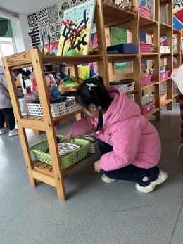 【生活燕幼·园区动态】中心园：“萌娃学雷锋，爱心在行动” ——雷锋日系列活动_html_m47b8c62a.jpg