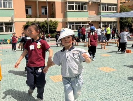 【生活燕幼·园区动态】下庙分园：“大手牵小手，球趣乐无穷”——小中班运动会_html_6a4ff23.jpg
