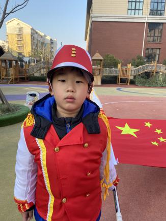 20201221【小仪式，大情怀】新城园区大一班升旗仪式_html_a93c29f.jpg