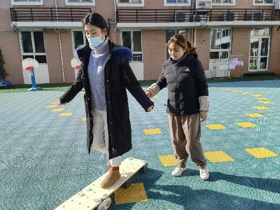 20211202祥和园区扭扭建构游戏培训活动_html_m4f2095ec.jpg
