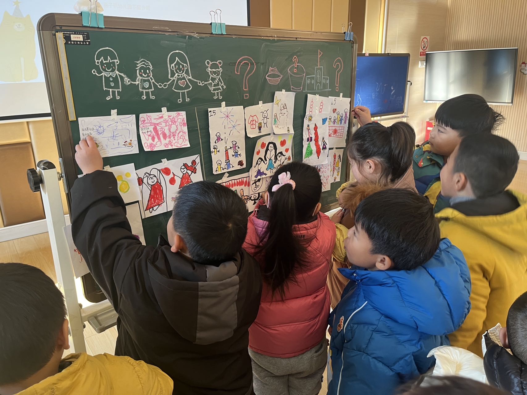 【生活燕幼·年级组动态】下庙分园：“享年趣，品年味” ——记第九次儿童陶研会_html_m12d9ba56.jpg