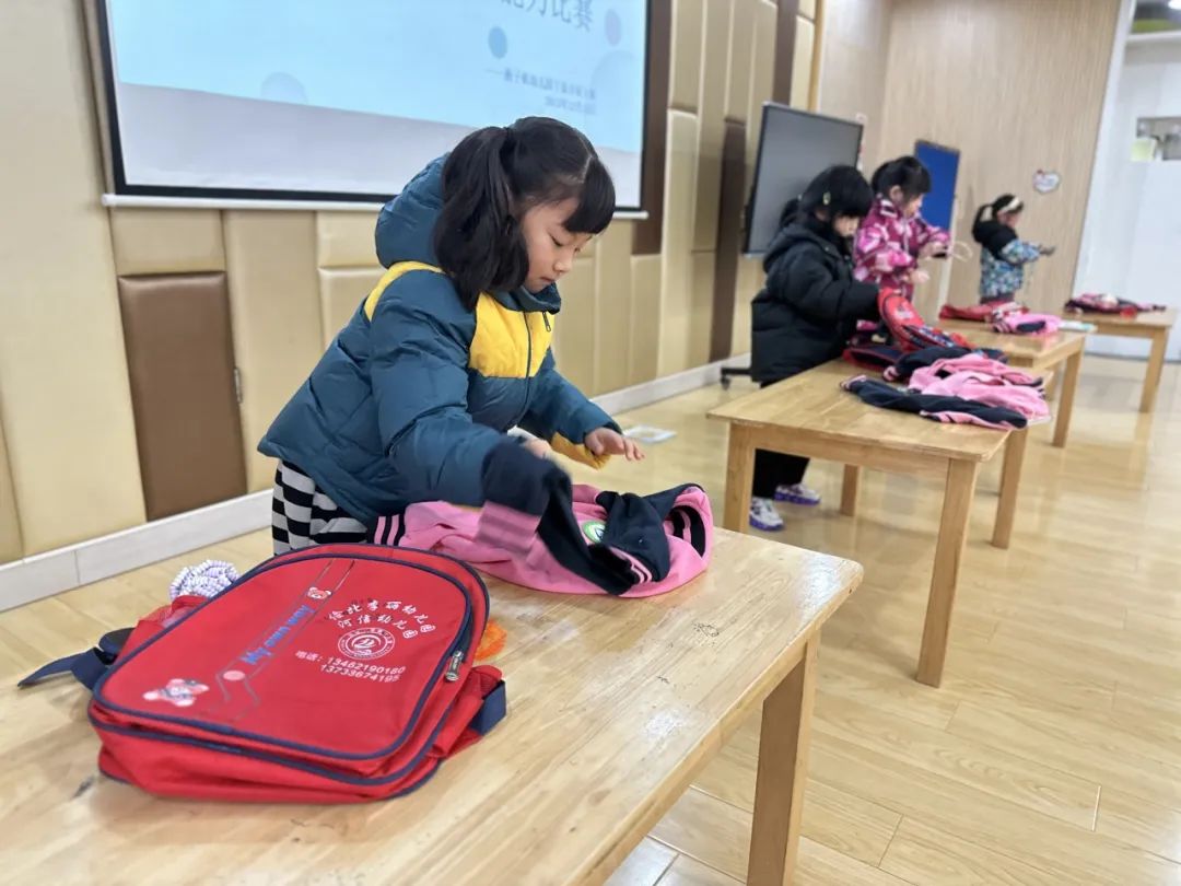 20231215【生活燕幼·园部动态】下庙分园：“自理小能手，快乐显身手”——自理能力大赛_html_m396e65d0.jpg