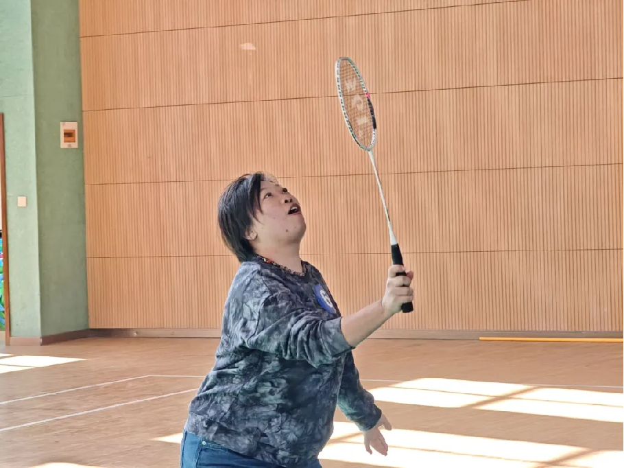 20251124【生活燕幼·园区动态】新城分园:“羽” 你同行展风采 师德铸魂暖初冬 —— 教职工羽毛球趣味赛_html_1e811a42.png