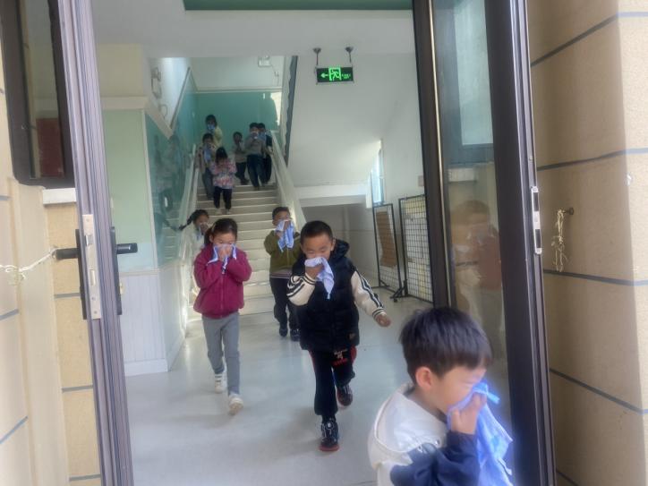 20241112119系列活动新闻(1)_html_718a8c71.jpg