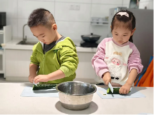 20241029  【生活燕幼&middot;园区动态】燕鸣苑分园：“萌娃庆生，欢乐时光”——十月“小桃子”集体生日会_html_m1443e5d1.png