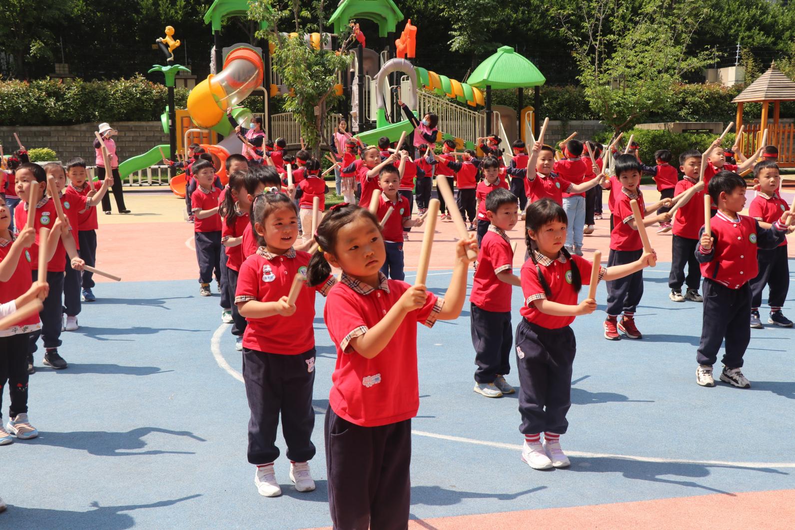 20220516新城早操比赛_html_26167cac.jpg