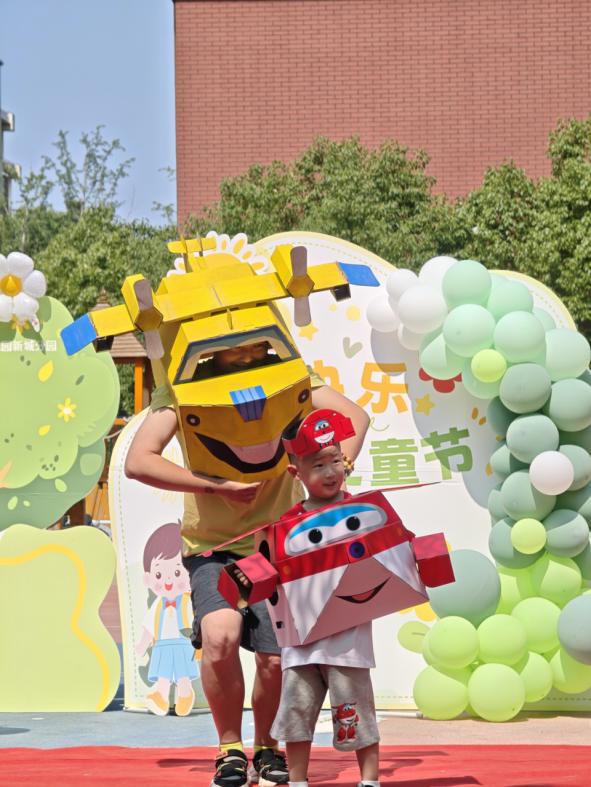 20250530【生活燕幼·园区动态】新城分园：新城分园：“粽”享端午 童趣六一——小班年级组端午六一同庆活动_html_m2302c195.jpg