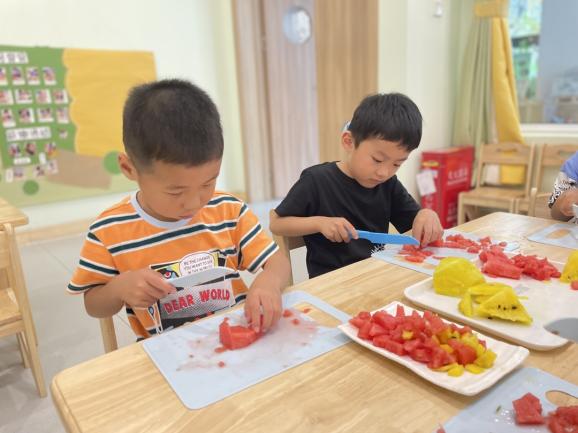 20240620【生活燕幼·园区动态】“夏至到，盛夏始”——舌尖上的节气之夏至_html_58244084.jpg