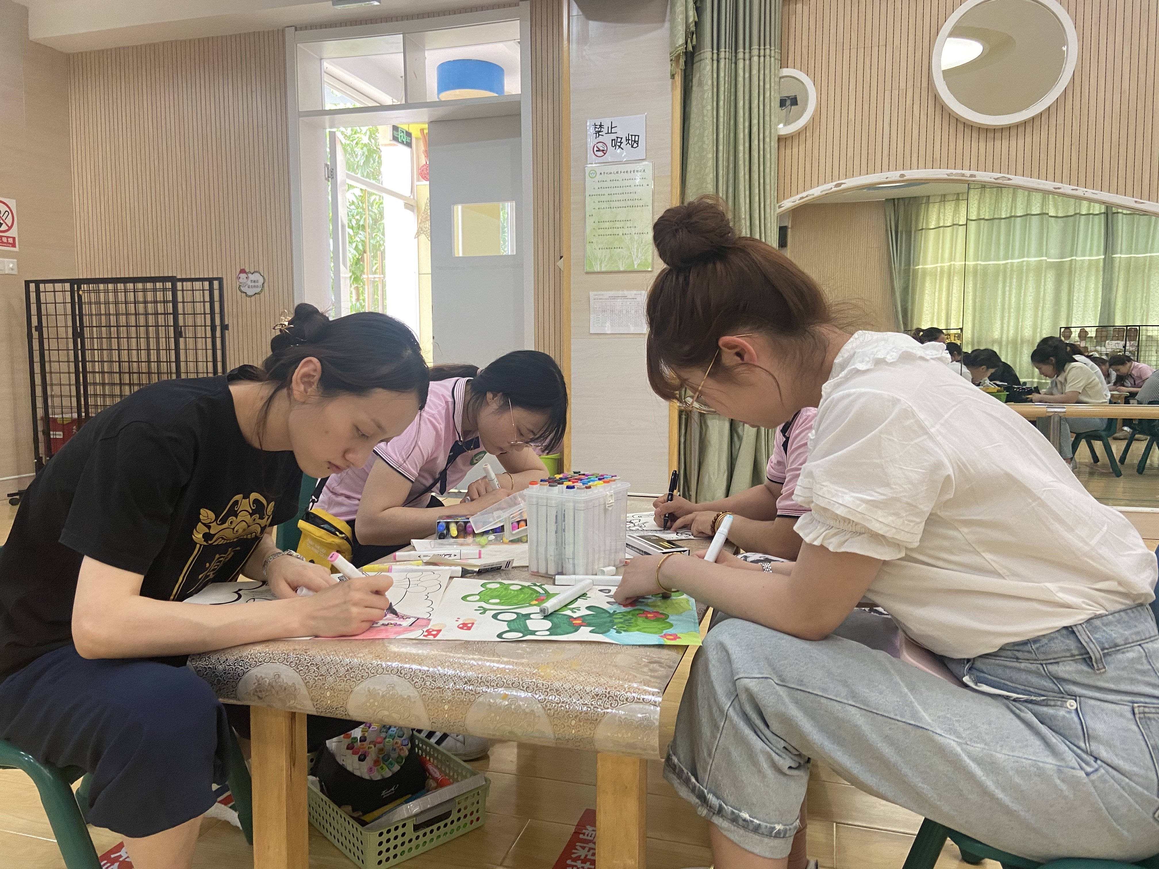 20220531【园区动态】下庙园区：“画纸展技能，笔尖亮风采”——教师美术技能考核_html_m6c75c4a.jpg