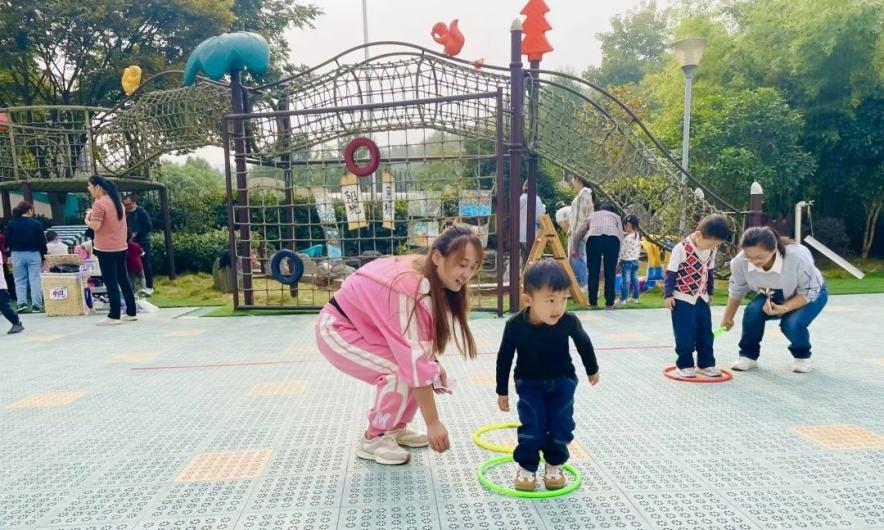 【生活燕幼·年级组动态】下庙分园：“大手牵小手，一起来运动”——中班半日开放暨亲子运动会活动_html_m4b76a3b7.jpg