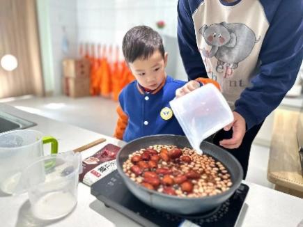 20231108  【生活燕幼·园区动态】“秋韵正浓时，悄然迎立冬”——舌尖上的节气之立冬_html_m7a7d61bd.jpg