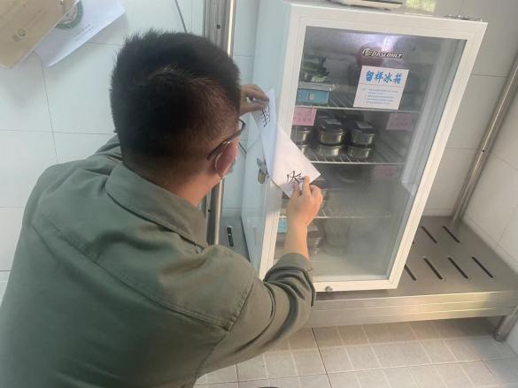 【生活燕幼·安全第一】下庙分园：“食”刻坚守--以“练”筑防(1)_html_m3dcb655.jpg