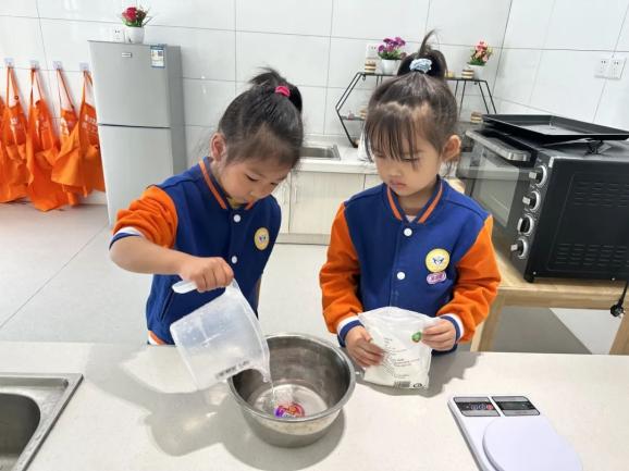 20231023【生活燕幼·园区动态】燕鸣苑分园：“爱满重阳 孝润童心”——重阳节活动_html_6b67f2b5.jpg