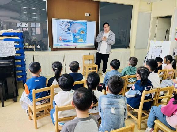 20250625 【生活燕幼·年级组动态】新城分园：家长“趣”课堂 携手“筑”成长】_html_m1119e9e7.jpg