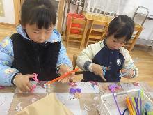 【生活燕幼·教研组动态】燕幼中心园“游戏促发展，教研共成长”——美术教研组区域游戏开放活动_html_61291c93.jpg