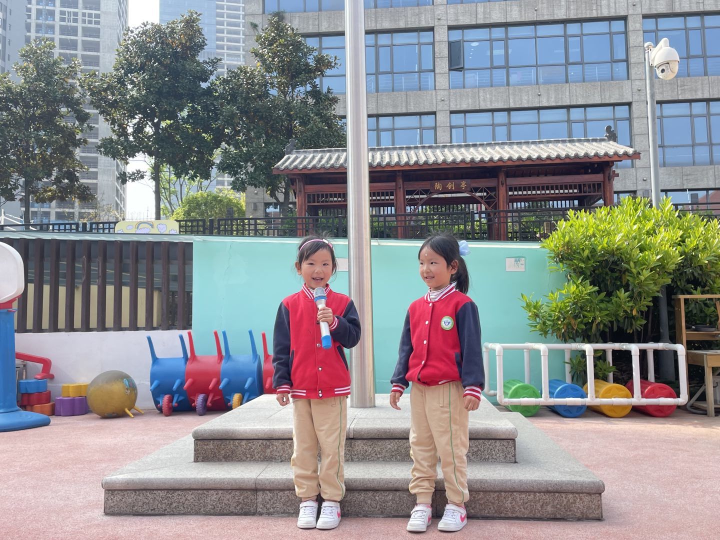 20230411新城中班年级组运动会新闻_html_m6aac8d67.jpg
