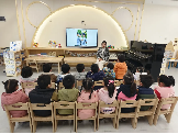 20231208 【生活燕幼·园区动态】暖冬行动 　爱在社区——小班年级组社会实践活动_html_m3c0a6628.png