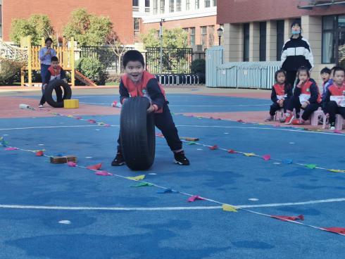 20201118【年级组动态】新城园区大班年级组运动会_html_a1108a1.jpg