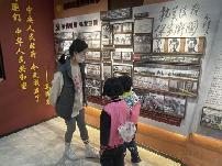 2023.3.14【生活燕幼·年级组动态】燕幼中心园：“走进派出所、警幼零距离”---中班年级组社区活动_html_2d336ec1.jpg
