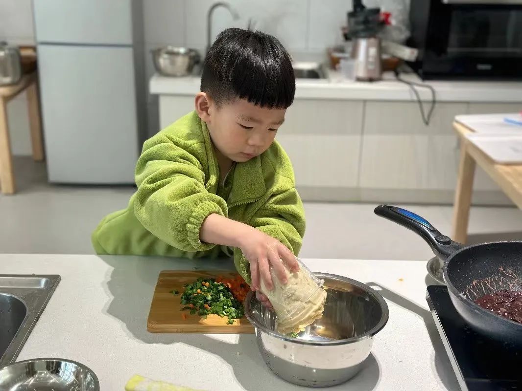 20230321【生活燕幼·园区动态】燕鸣苑分园：遇春分 知春意——舌尖上的节气之春分_html_m70b596be.jpg