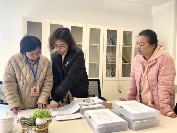 20231114【生活燕幼·园区动态】“督导检查促提升，食品安全记心间”——11月食品安全专项督导检查_html_m5ad61f82.jpg