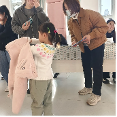 20231124【生活燕幼·园区动态】生活小能手，自理我最行——小班生活自理能力比赛_html_1f19dcf7.png