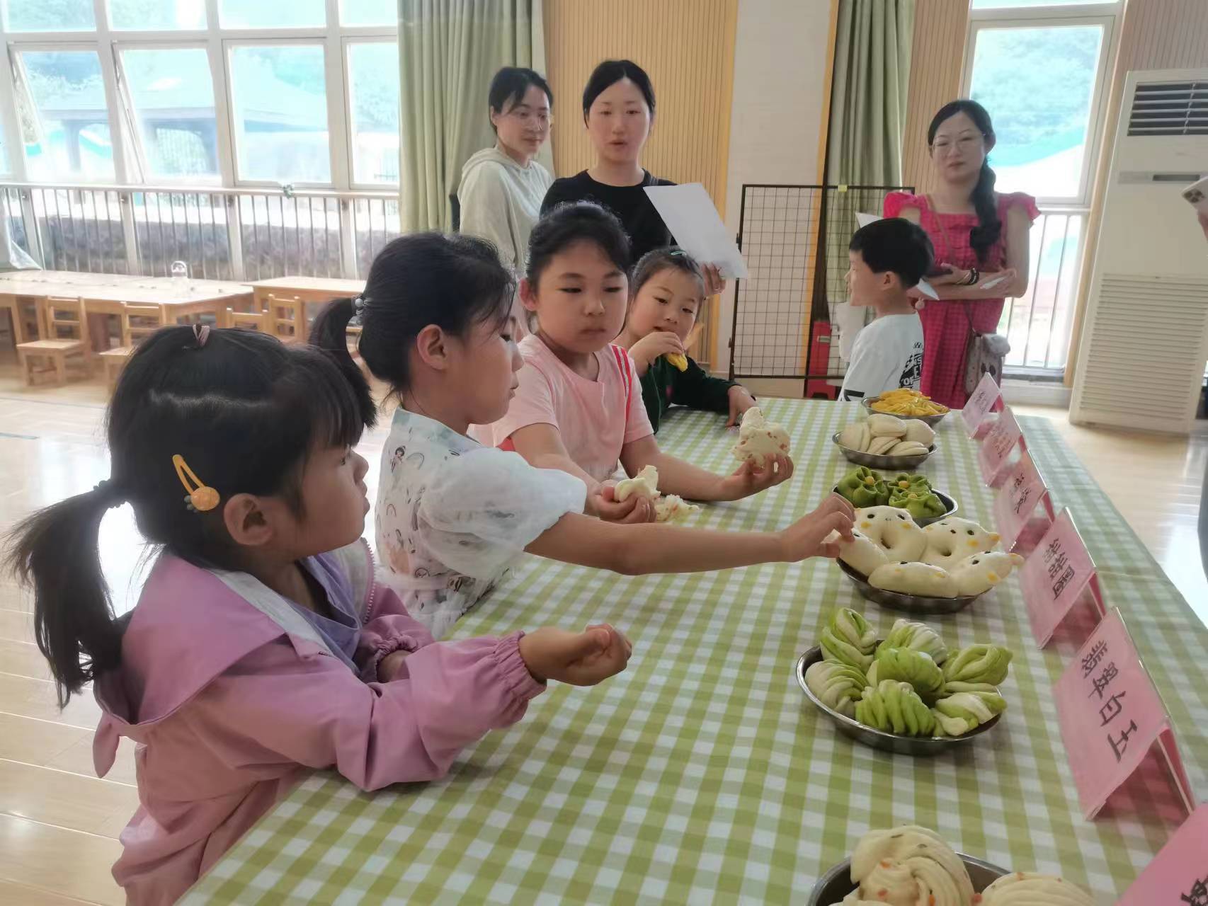 20230518【生活燕幼·安全第一】下庙分园：“亮技能，展风采”——食堂工作人员技能比赛_html_29431160.jpg