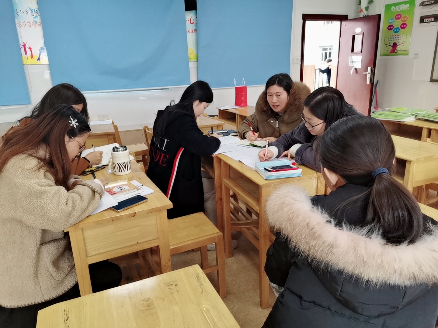 春风拂面暖，教研花绽放_html_m4dd2f145.jpg