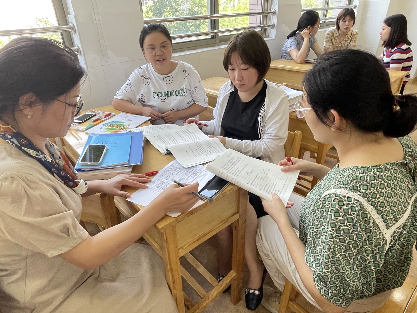 9.7立足新课标，赋能新学期_html_2b9b0655.jpg