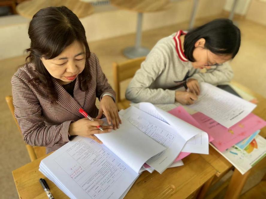 各抒己见集智慧_html_m6e753ff9.jpg