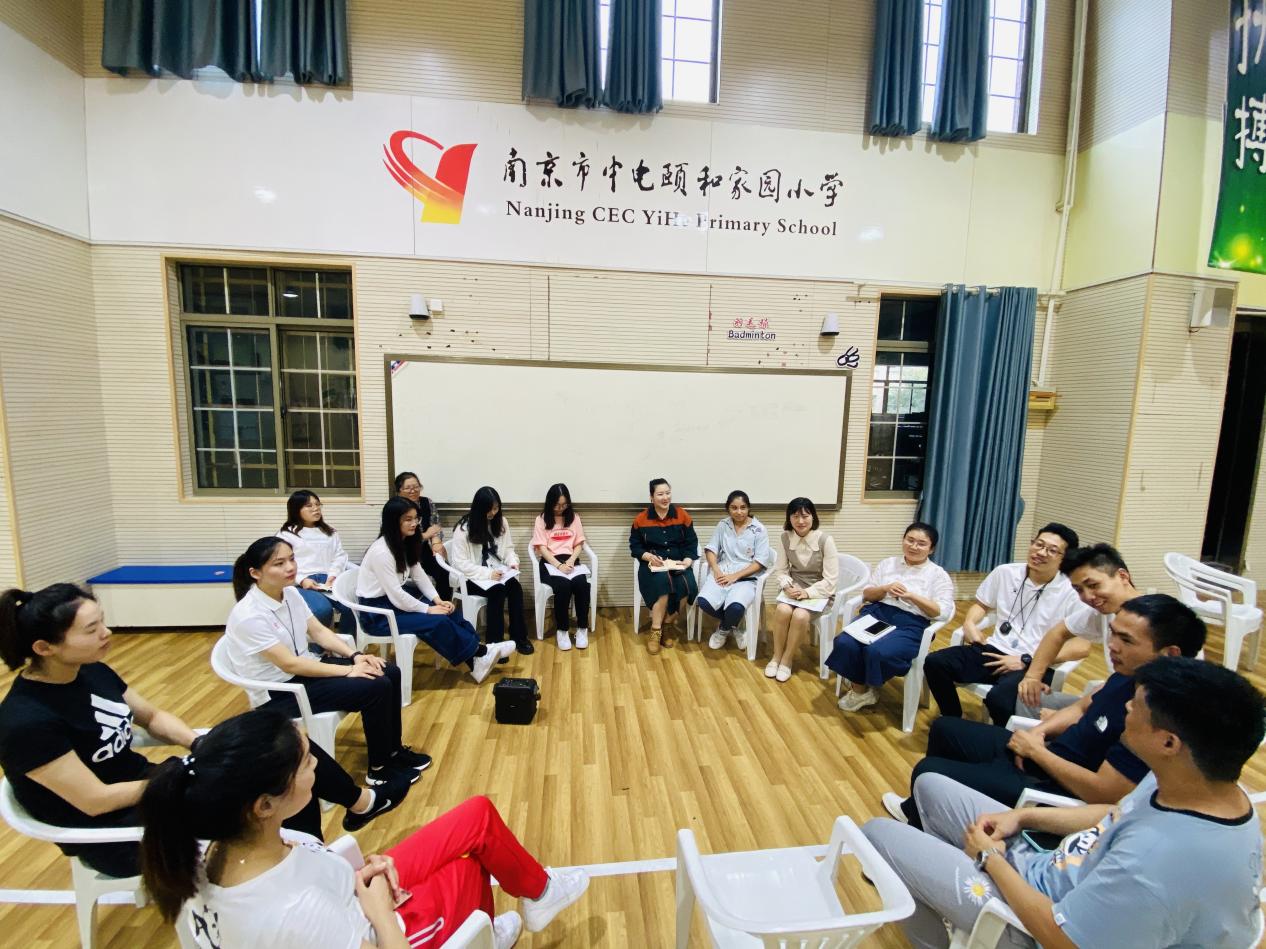 【养正颐小&middot;教学】健身趣味爬 萌娃笑哈哈——中电颐和家园小学综合组第三次教研活动_html_m402afb16.jpg