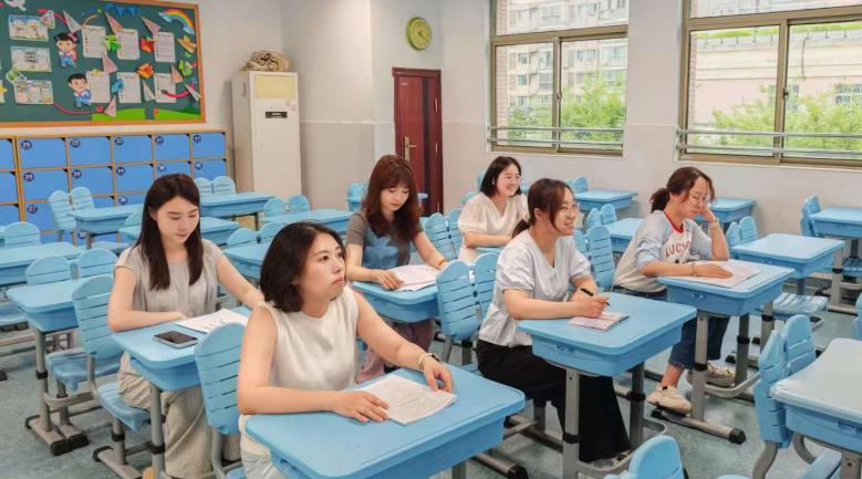 2025.6.24【养正·教学】研析英语教学路 同心共赴绘锦途 2024-2025学年度第二学期英语期末总结会_html_m745ed086.jpg