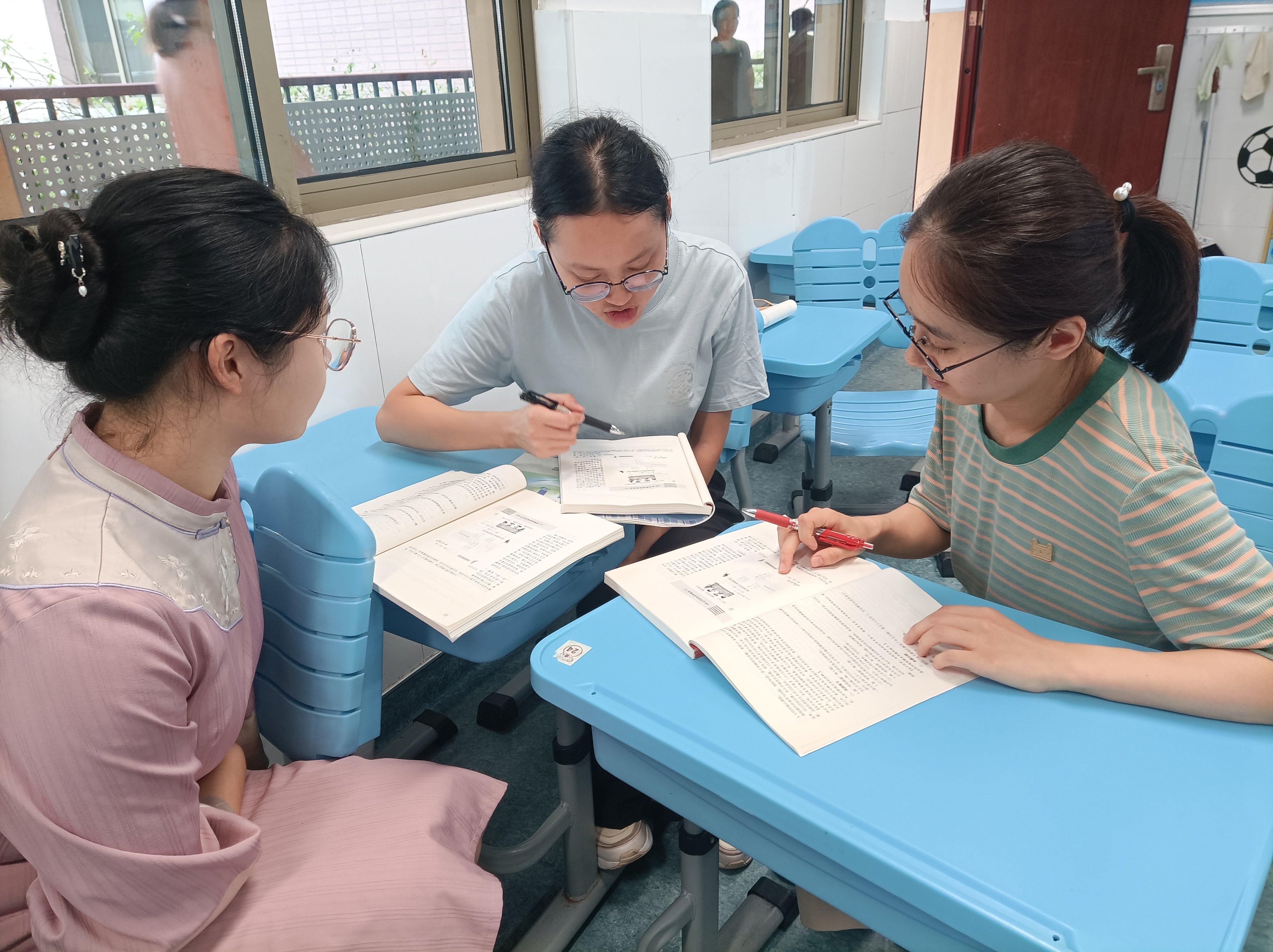 2024.8.31数学组第一次集体备课_html_m8443dcc.jpg