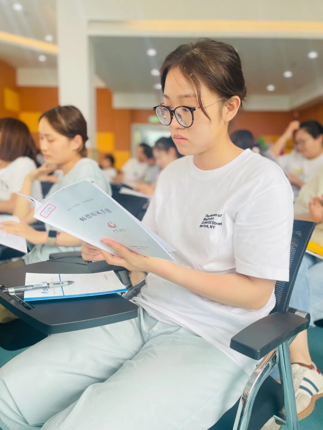 临时_html_1371b918.jpg