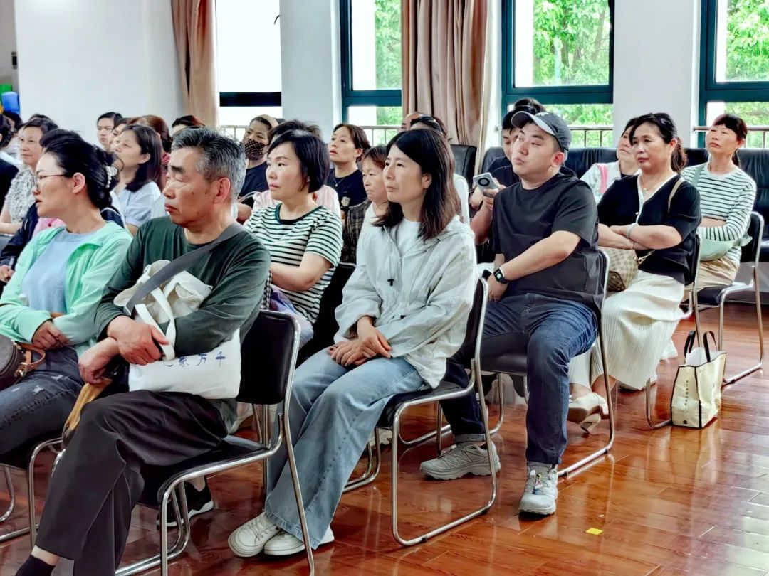 临时_html_6fbc8b37.jpg