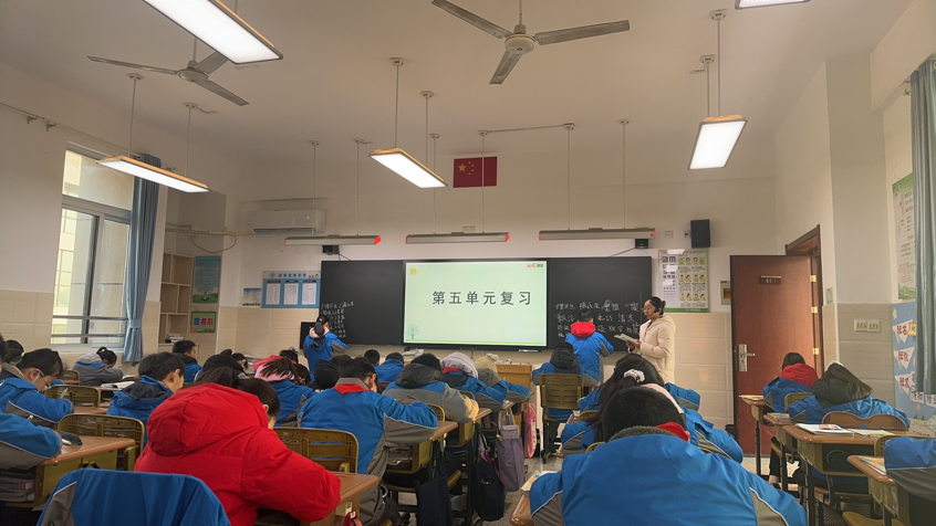 复习课新闻稿(2)_html_4864e901.png