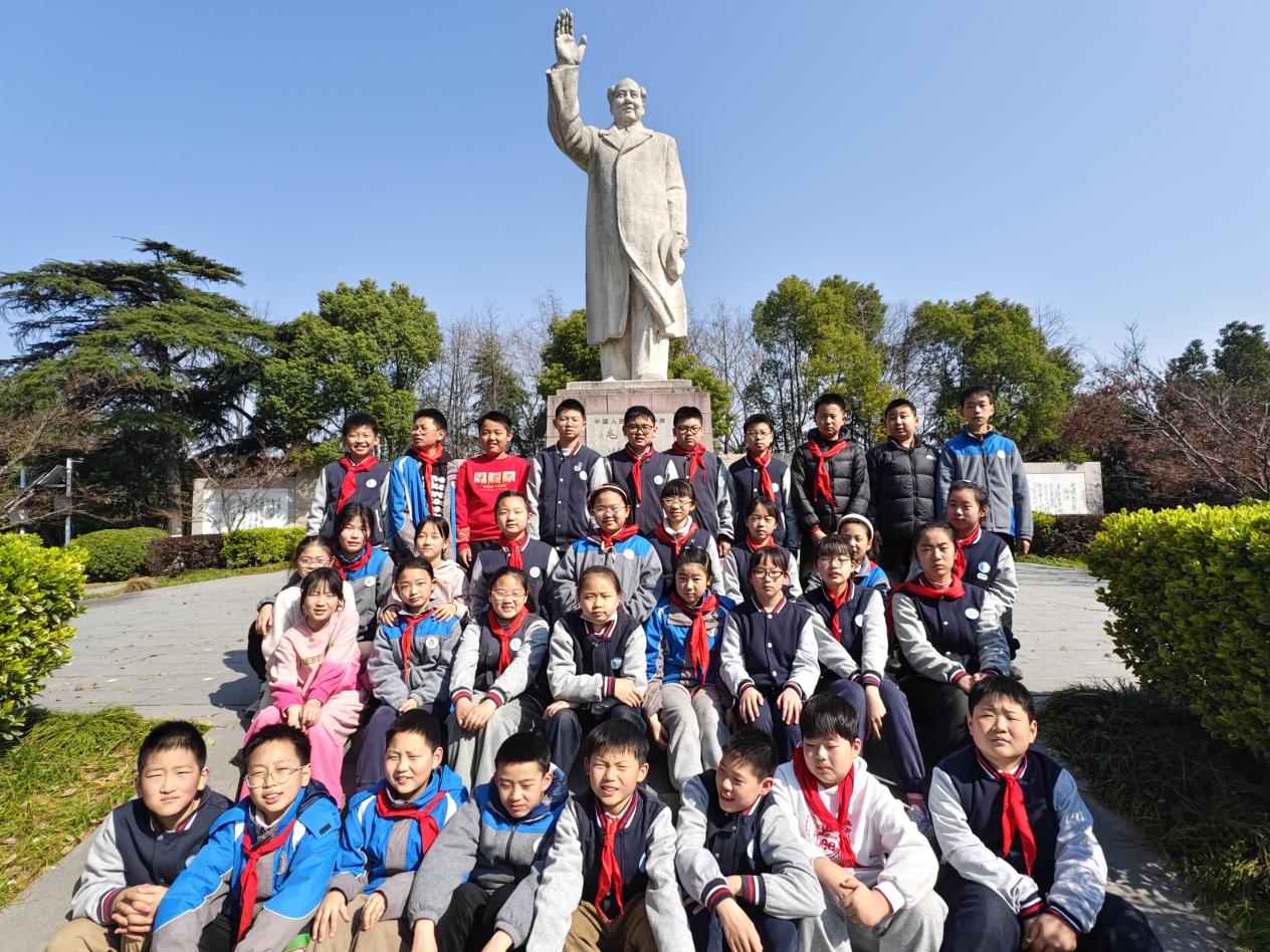 2025.3.24-叶梦瑶-【大爱青秀·德育】揽韵园博园，寻春栖霞山(1)_html_5def0778.jpg