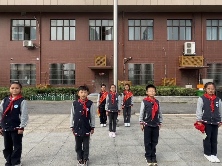 2024.10.29-朱洋梦-第九周升旗仪式朗朗书声浸校园 浓浓书香润心灵(1)_html_m4bd5410f.jpg