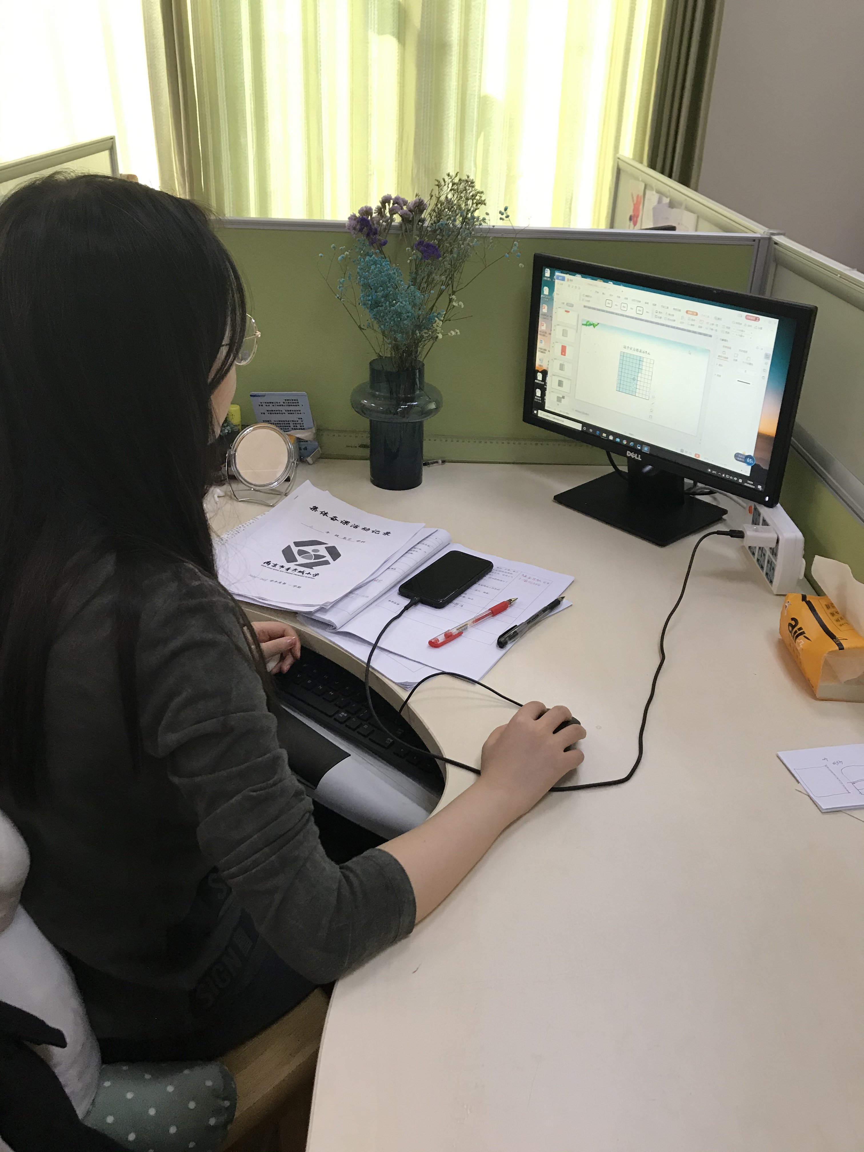 众人拾柴火焰高，凝心聚力促成长_html_17bceaaf.jpg