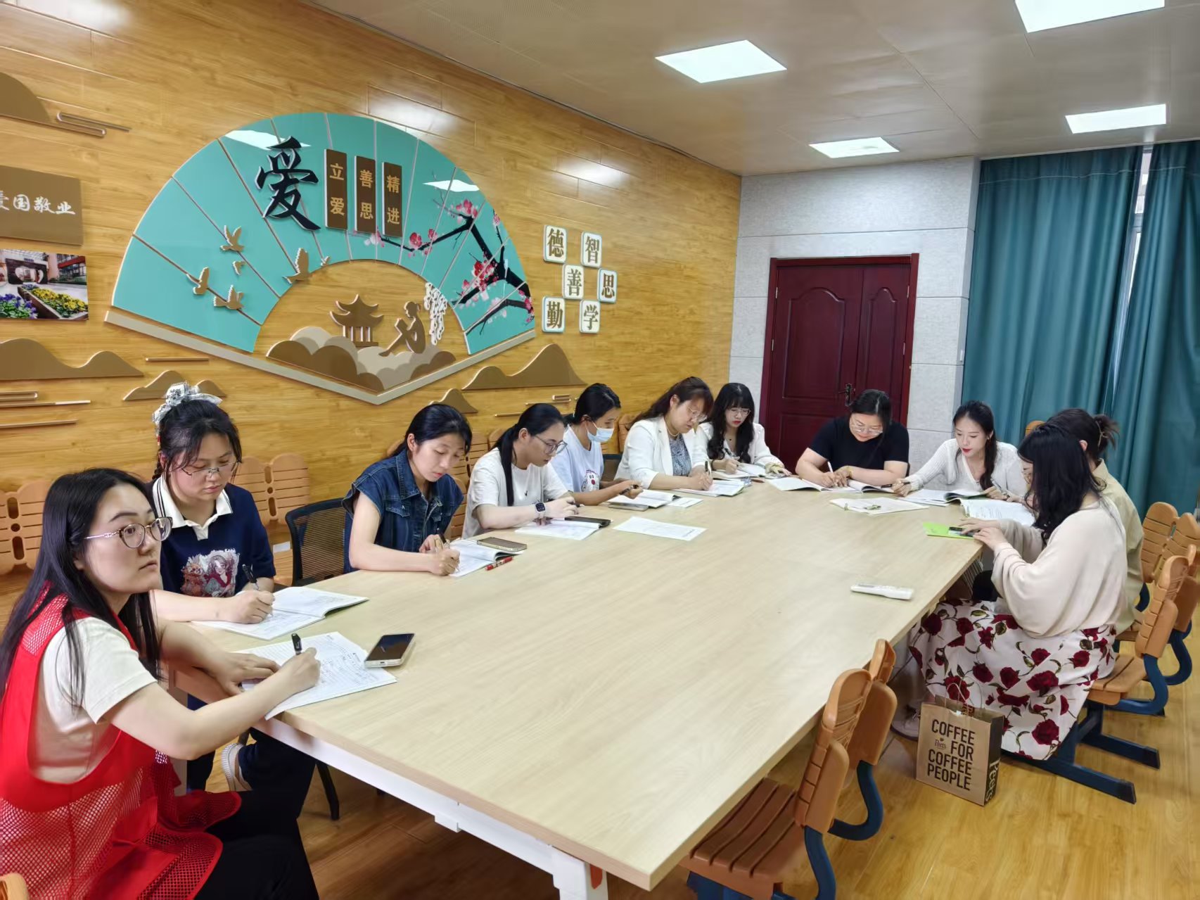 校本研修活动六_html_284017d6.jpg