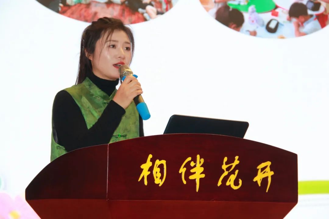 2024.12.5【大爱青秀&middot;德育】名师工作室︳聚焦导师胜任力 助推同伴润心行——栖霞区周宏亮德育名师工作室送教花港一小活动_html_m417bfc2f.jpg