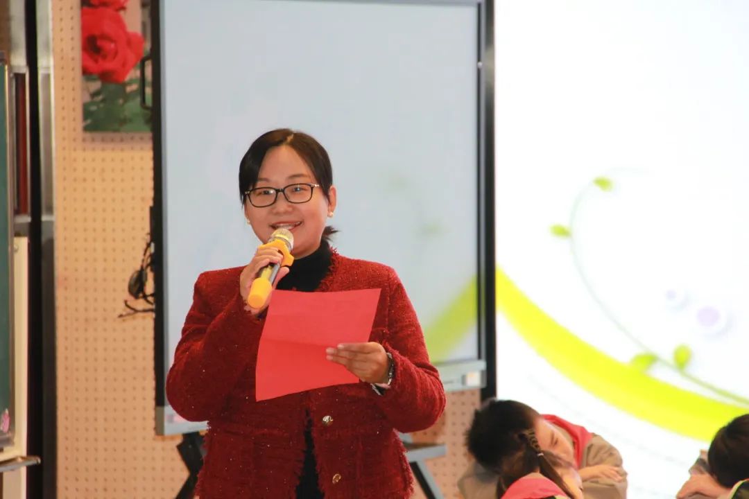 2024.12.5【大爱青秀&middot;德育】名师工作室︳聚焦导师胜任力 助推同伴润心行——栖霞区周宏亮德育名师工作室送教花港一小活动_html_6b451d62.jpg