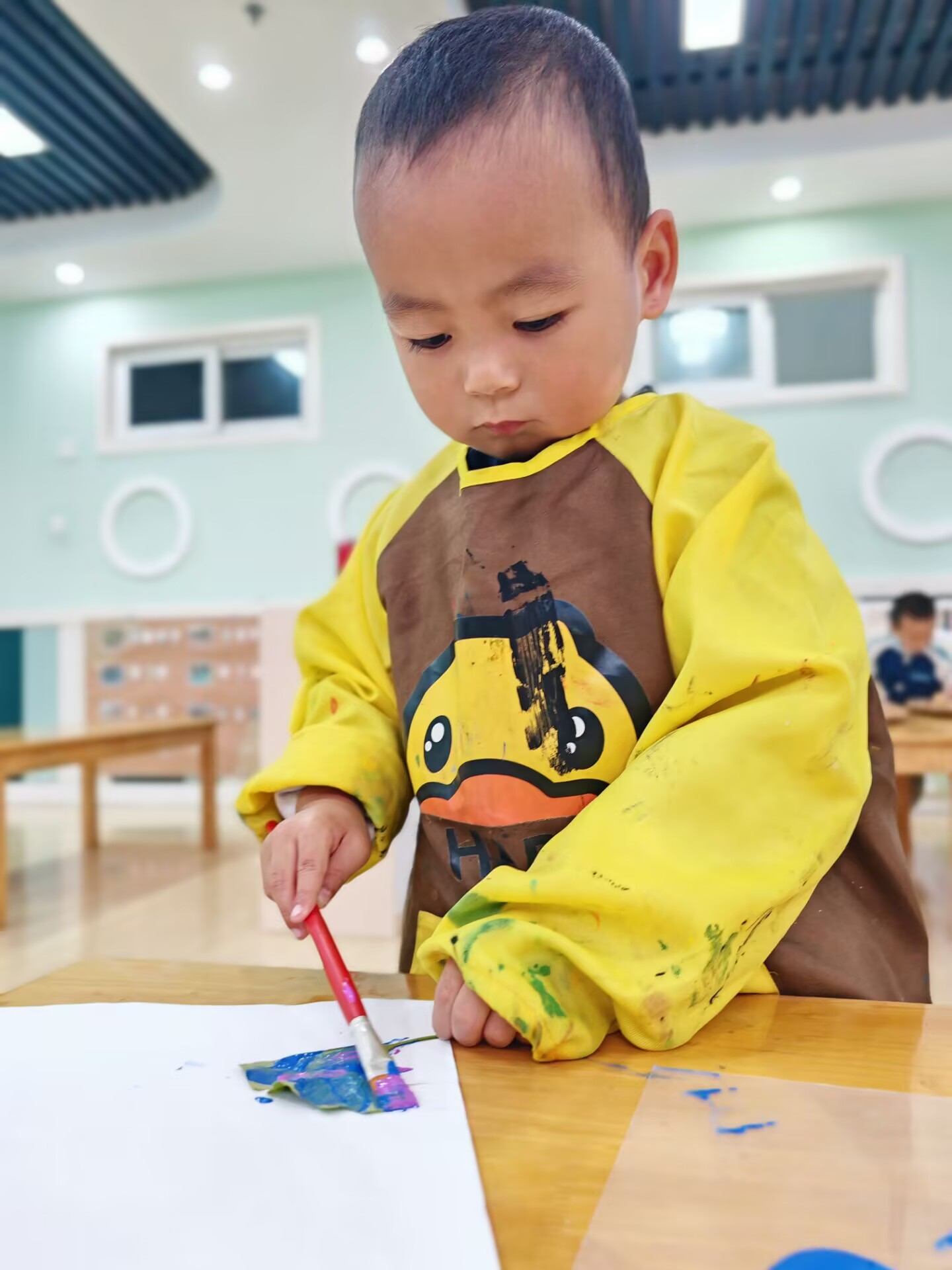 【乐活龙幼·乐享童年】拾秋趣•捡树叶——龙潭幼儿园靖安分园小班组社区活动