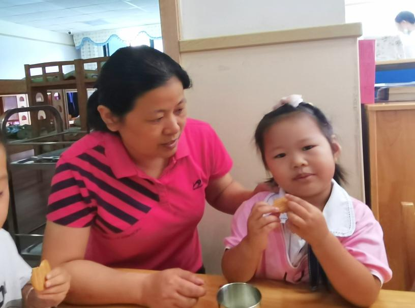 【乐活龙幼】用心陪伴，用爱守护 ——记龙潭幼儿园曹爱芳老师先进事迹