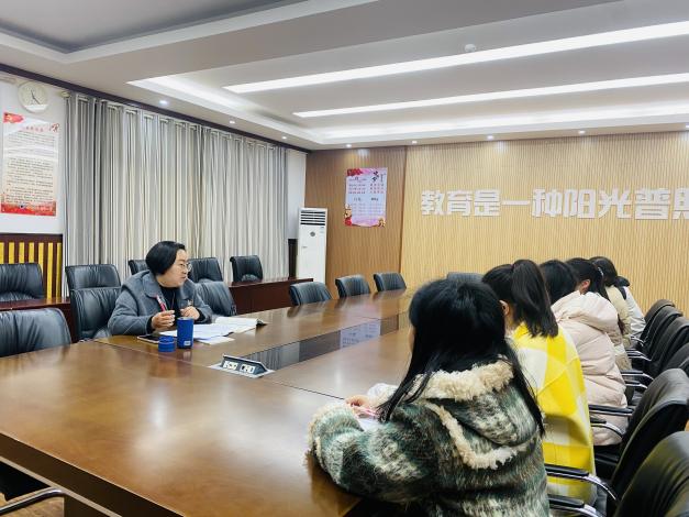 磨课研讨共进步  专家引领明方向——记栖霞区语文教研员陈瑶老师莅临指导_html_m72bbf315.jpg