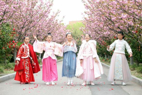 20210407樱花节活动报道_html_42bde52a.jpg