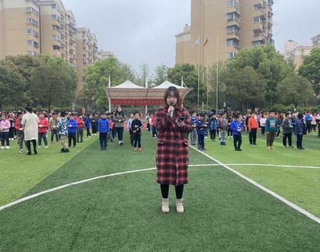 20210402魔幻大课间报道_html_m48334c23.jpg